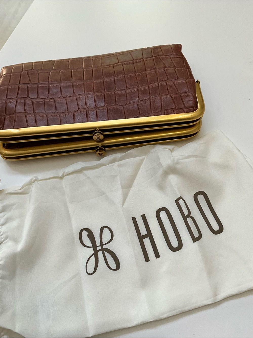 HOBO Lauren Brown Croc Embossed Leather Kiss Lock Frame Clutch Wallet NWT - Picture 12 of 12
